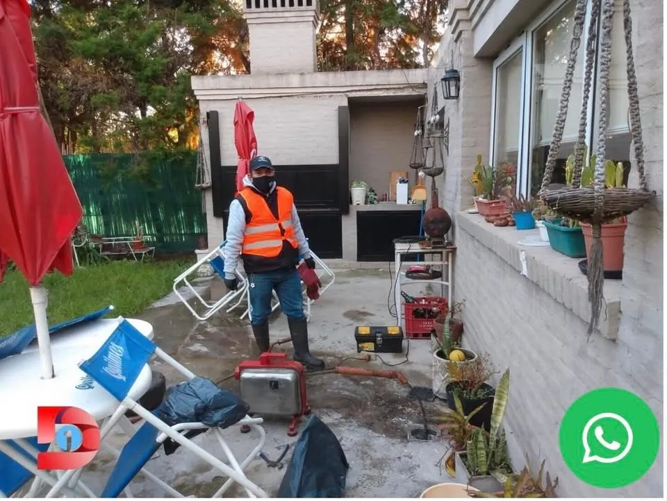 Trabajo de Plomero YA en vivienda